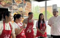 「紙包魚學(xué)員日營業(yè)額6000+」顧客反饋：一位難求，排隊一小時也要吃！