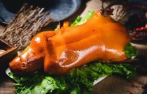 想學(xué)脆皮烤鴨？學(xué)費(fèi)是多少？學(xué)脆皮烤鴨的費(fèi)用揭秘