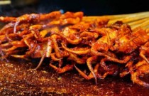 想學(xué)鐵板魷魚(yú)？鐵板魷魚(yú)哪里學(xué)最好？掌握美味秘訣的地方！