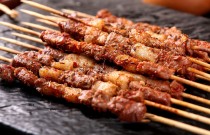 想學(xué)燒烤技術(shù)？哪里學(xué)燒烤技術(shù)？輕松掌握美味秘訣！