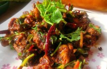 學(xué)習(xí)炒雞架，如何掌握火候做出酥脆美味？
