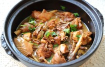 學(xué)會小砂鍋菜譜，做出家人喜歡的飯菜，輕松提升餐桌魅力。
