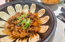 掌握鐵鍋燉的經(jīng)典技法，解鎖美味燉菜配方，輕松學(xué)會(huì)家常鐵鍋燉