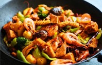 學(xué)習(xí)小地鍋與地鍋雞，掌握傳統(tǒng)美食技藝，開啟餐飲創(chuàng)業(yè)！