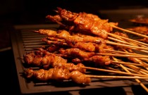 想靠燒烤創(chuàng)業(yè)？從技術(shù)學(xué)習(xí)到小吃車經(jīng)營全攻略