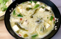 想學(xué)做正宗魚粉？手把手教你配料與烹飪技巧