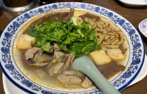 學(xué)鴨血粉絲湯的學(xué)費是多少？揭秘2025年最受歡迎的餐飲創(chuàng)業(yè)課程！