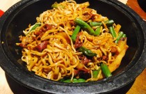 鐵鍋燜面技術(shù)培訓(xùn)？好吃又掙錢(qián)，別錯(cuò)過(guò)！
