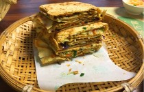 菜煎餅?zāi)睦镒钫?？味道地道嗎，一試就知道?>
                        </a>
                        <div   id=