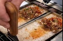 鍋巴飯的做法擺攤能賺錢嗎？味道做對，顧客天天排隊！