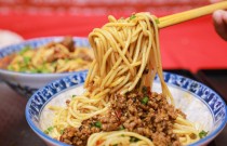 重慶小面做法配方全解析！從面條到醬料，手把手教你做出地道美味