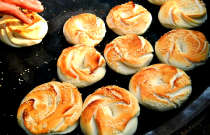 山東臨沂馬蹄子燒餅好做嗎？配方標(biāo)準(zhǔn)化有訣竅，一人擺攤也能輕松干！