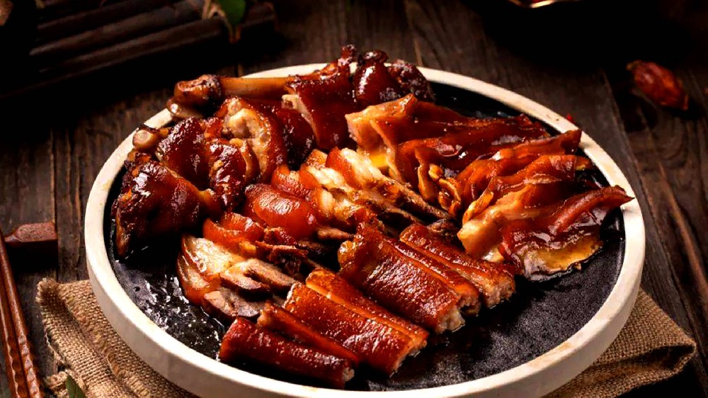 想學(xué)鹵味全套？鹵味培訓(xùn)學(xué)費(fèi)揭秘，學(xué)鹵味全套需要多少錢？