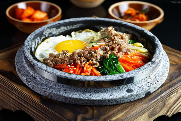 想加盟石鍋拌飯？加盟石鍋拌飯需要多少錢？石鍋拌飯加盟費(fèi)用大揭秘!