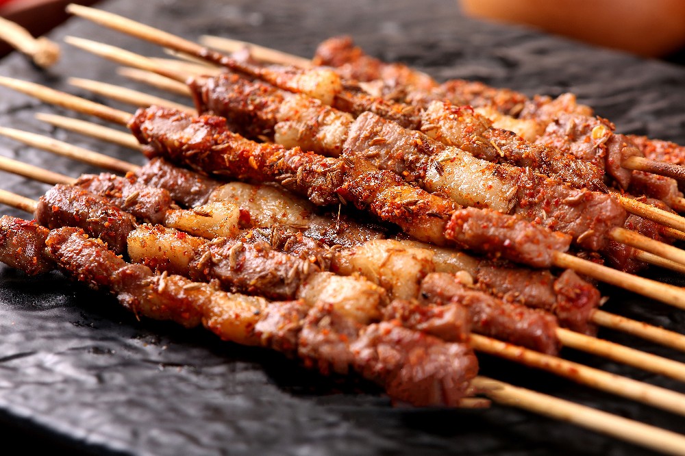 想學(xué)燒烤技術(shù)？哪里學(xué)燒烤技術(shù)？輕松掌握美味秘訣！