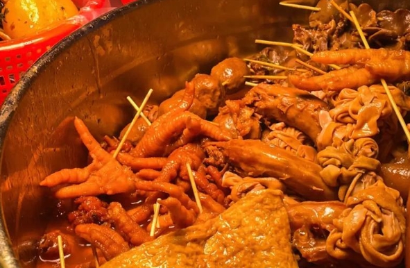 想學正宗熱鹵串串？熱鹵串串技術培訓哪家好？純技術配方助力創(chuàng)業(yè)！