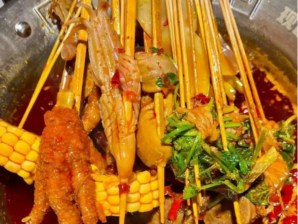 想開串串香店？帶你一步步掌握湯底核心配方，不加盟更輕松！