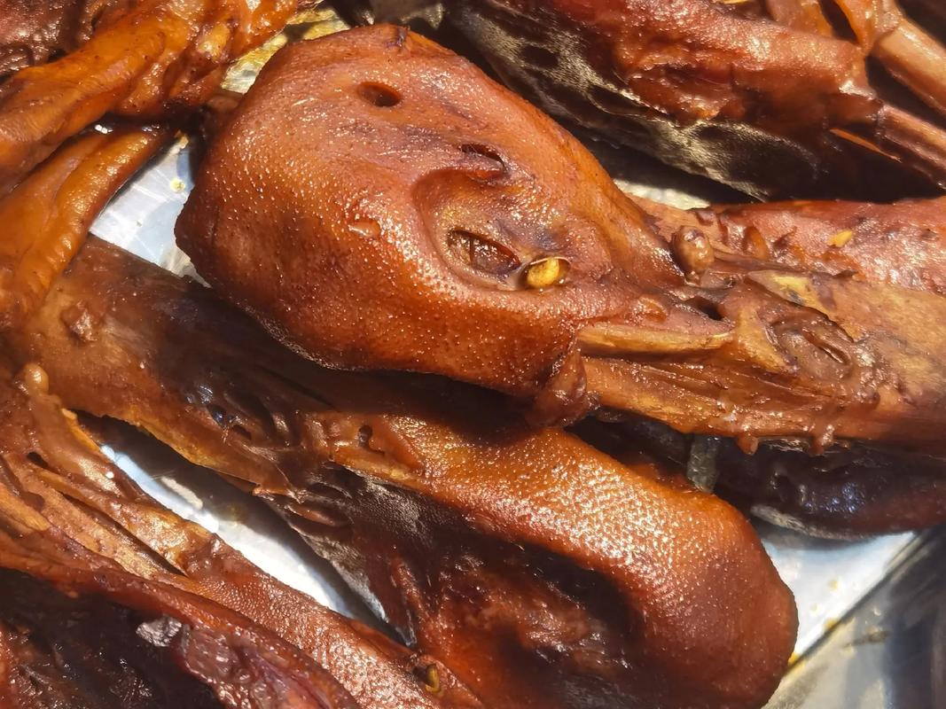 想靠鹵菜熟食賺錢？學(xué)鹵菜熟食能賺錢嗎？揭秘開店盈利秘訣