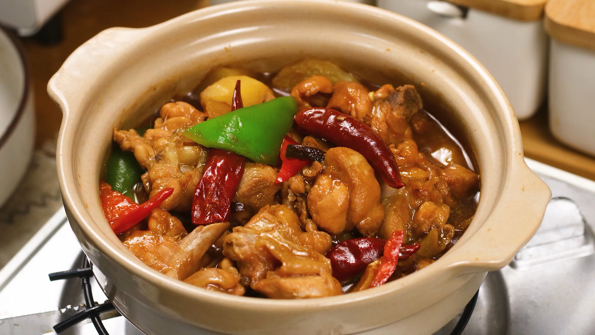 學(xué)做砂鍋學(xué)費貴嗎？砂鍋技術(shù)哪里學(xué)？純技術(shù)教學(xué)讓你少花冤枉錢