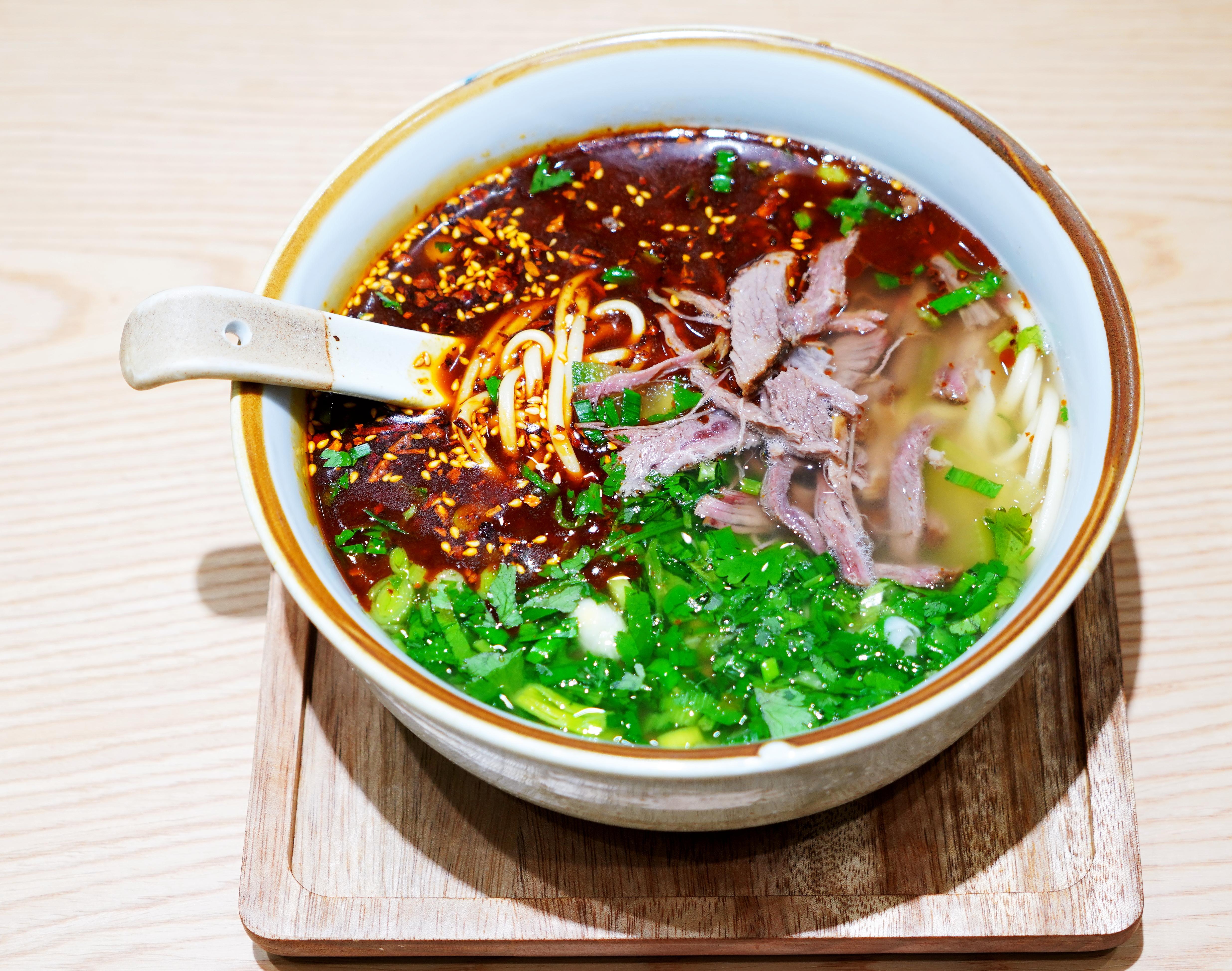 你也能做出正宗的蘭州拉面湯！掌握配方，味道不同凡響