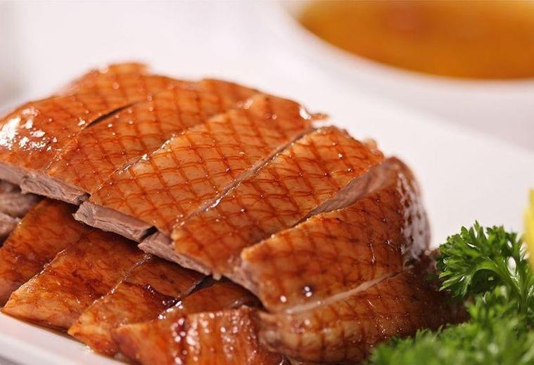 北京烤鴨學(xué)費多少錢？學(xué)會這幾個要點，學(xué)費根本不成問題！