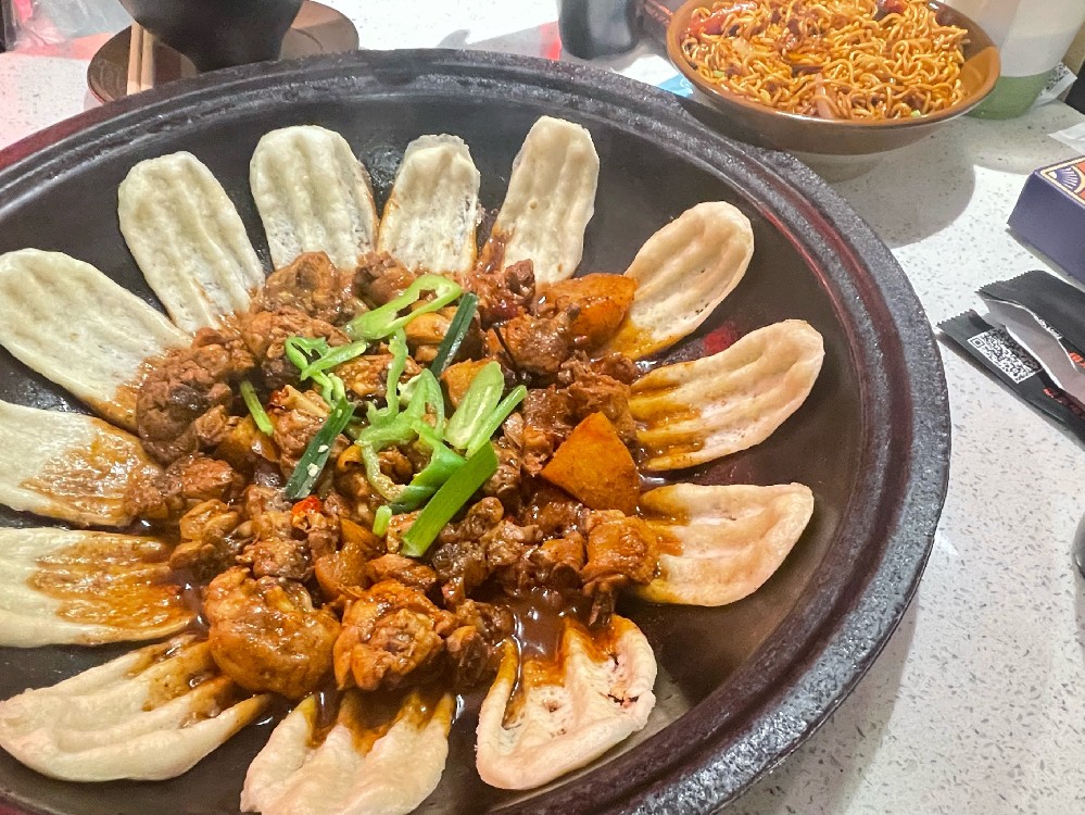 掌握鐵鍋燉的經(jīng)典技法，解鎖美味燉菜配方，輕松學(xué)會家常鐵鍋燉