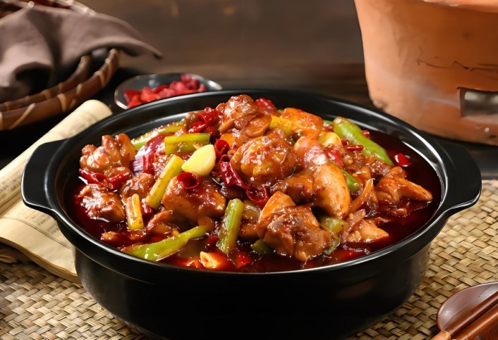 學(xué)習(xí)砂鍋菜技藝，掌握獨特風(fēng)味，開啟美食之旅！