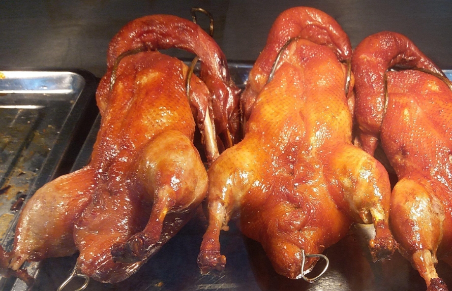 北京烤鴨技術(shù)培訓(xùn)，學(xué)到正宗手法，開啟餐飲事業(yè)！