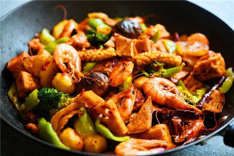 學(xué)習(xí)小地鍋與地鍋雞，掌握傳統(tǒng)美食技藝，開啟餐飲創(chuàng)業(yè)！