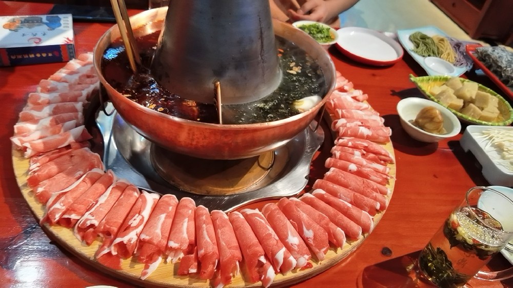 學(xué)涮羊肉技術(shù)，實(shí)戰(zhàn)培訓(xùn)指導(dǎo)，贏在餐飲前沿