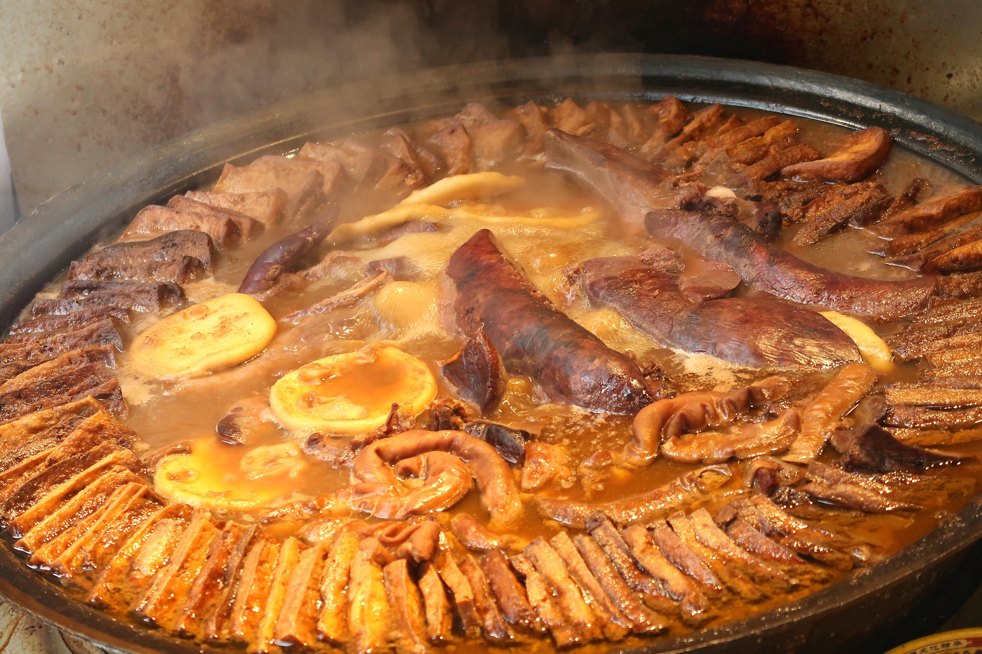 鹵煮去哪里學(xué)？專業(yè)教學(xué)，快速掌握技術(shù)，創(chuàng)業(yè)輕松起步