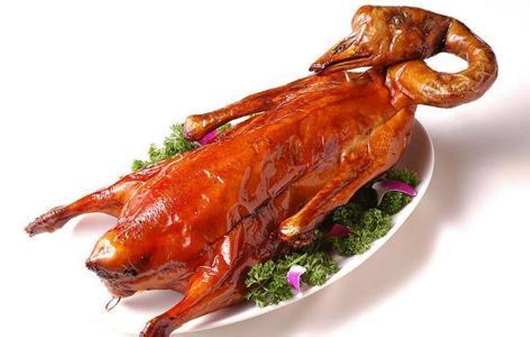 學習烤鵝，專業(yè)培訓(xùn)帶你輕松做出皮脆肉嫩的經(jīng)典美食