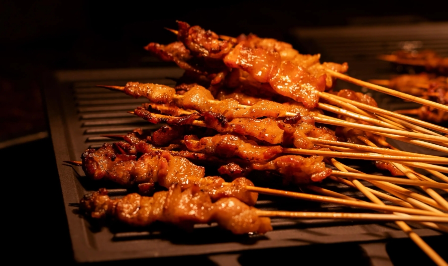 想靠燒烤創(chuàng)業(yè)？從技術(shù)學(xué)習(xí)到小吃車經(jīng)營(yíng)全攻略