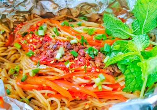 想學(xué)包燒米線？手把手教學(xué)，學(xué)會獨特技藝快速上手