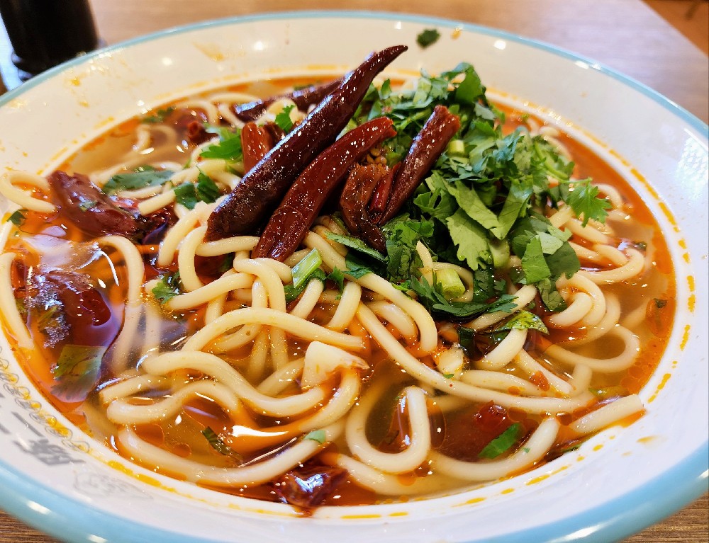 安徽牛肉板面的做法揭秘，學(xué)會(huì)它，你也能開店！