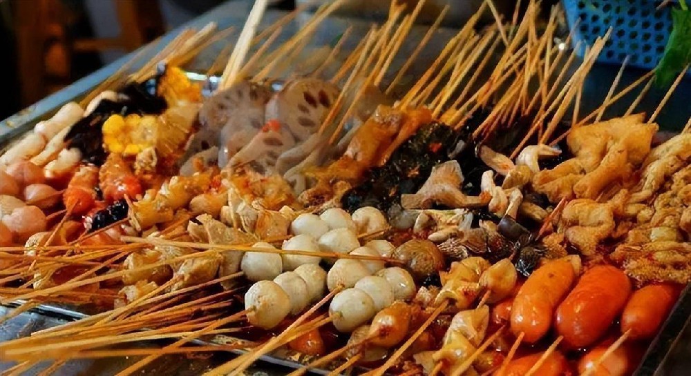 麻辣串小吃培訓(xùn)，學(xué)會(huì)正宗做法，開店輕松賺錢！