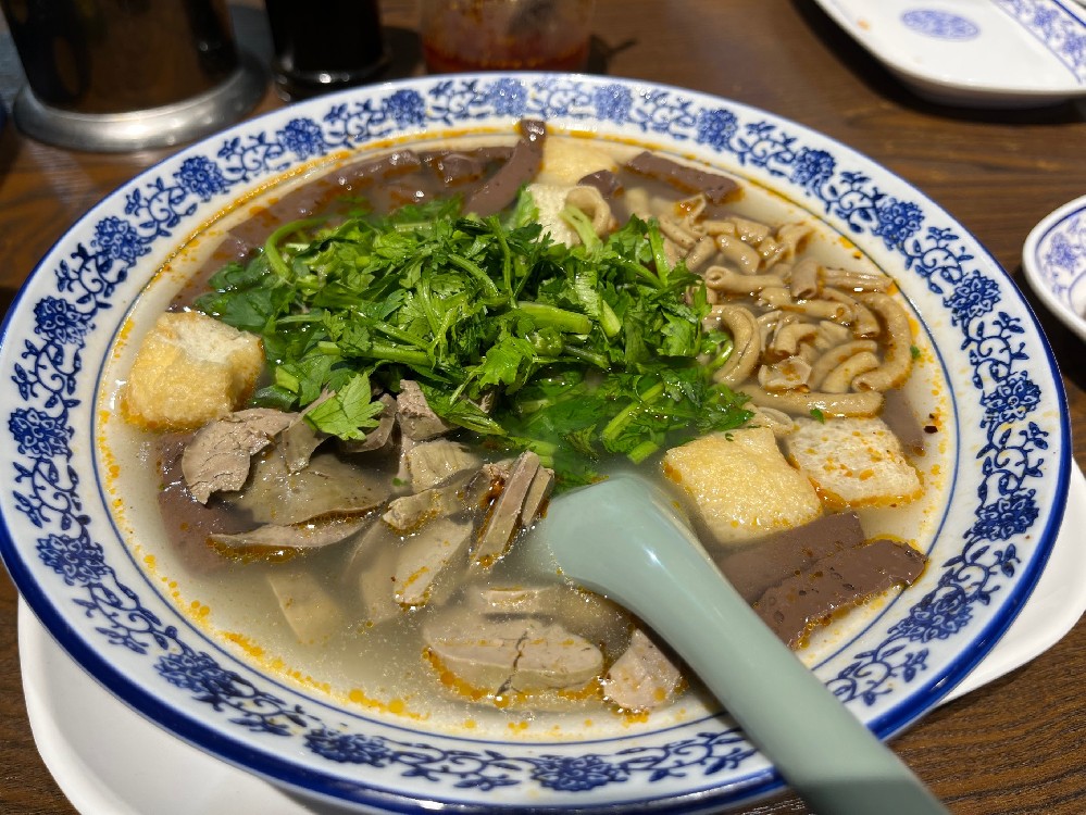 學鴨血粉絲湯的學費是多少？揭秘2025年最受歡迎的餐飲創(chuàng)業(yè)課程！