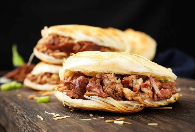 涼皮肉夾饃實(shí)體店教學(xué)揭秘！創(chuàng)業(yè)者必看，避開(kāi)常見(jiàn)陷阱！