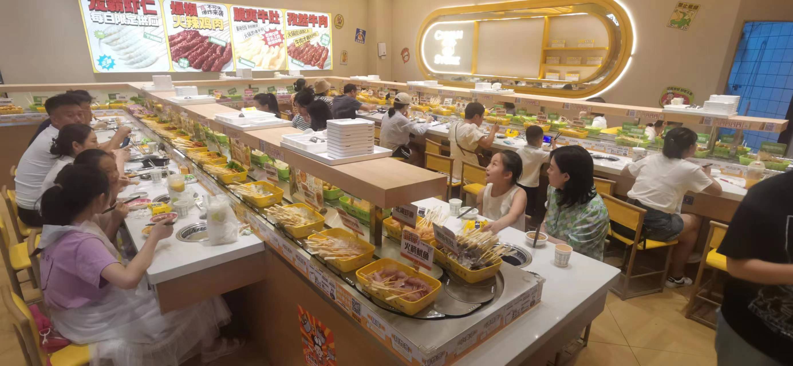 開旋轉(zhuǎn)小火鍋店要多少錢？加盟費(fèi)+運(yùn)營成本詳解，新手少花冤枉錢！