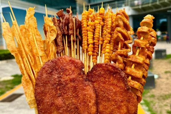 一個人賣炸串能忙過來嗎？如何輕松應(yīng)對單人經(jīng)營的挑戰(zhàn)