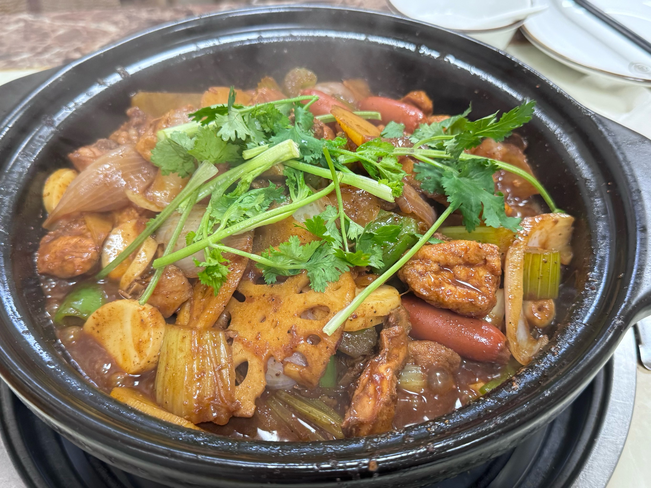 如何做出正宗的雞公煲醬料配方？揭秘這個(gè)口味背后的秘密！