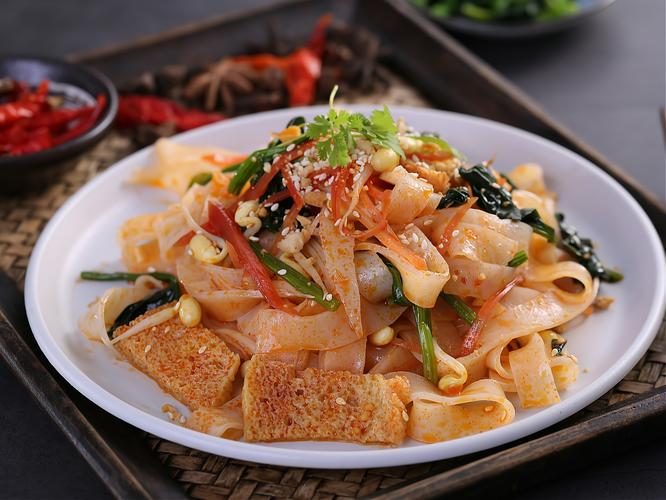 涼皮涼面培訓(xùn)去哪里學(xué)？想賺錢，別選錯地方！