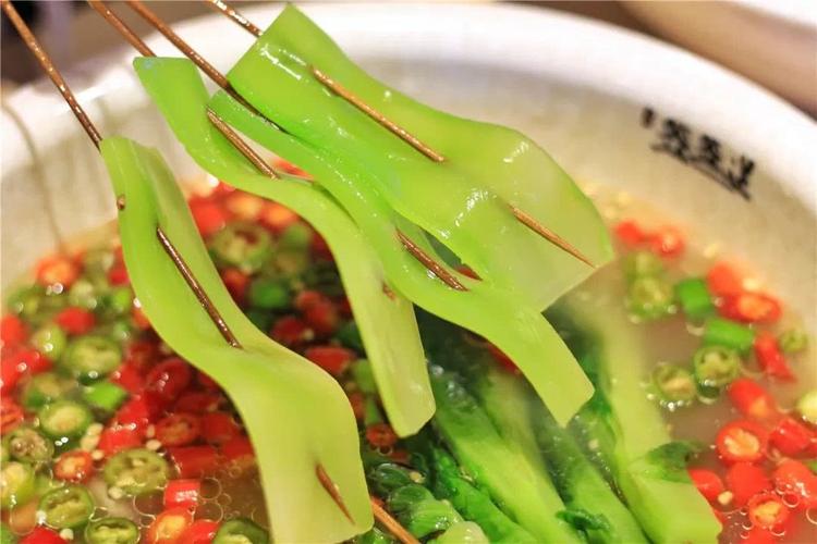 缽缽雞一元一串利潤多少？成本拆解來算賬，真相太驚人！