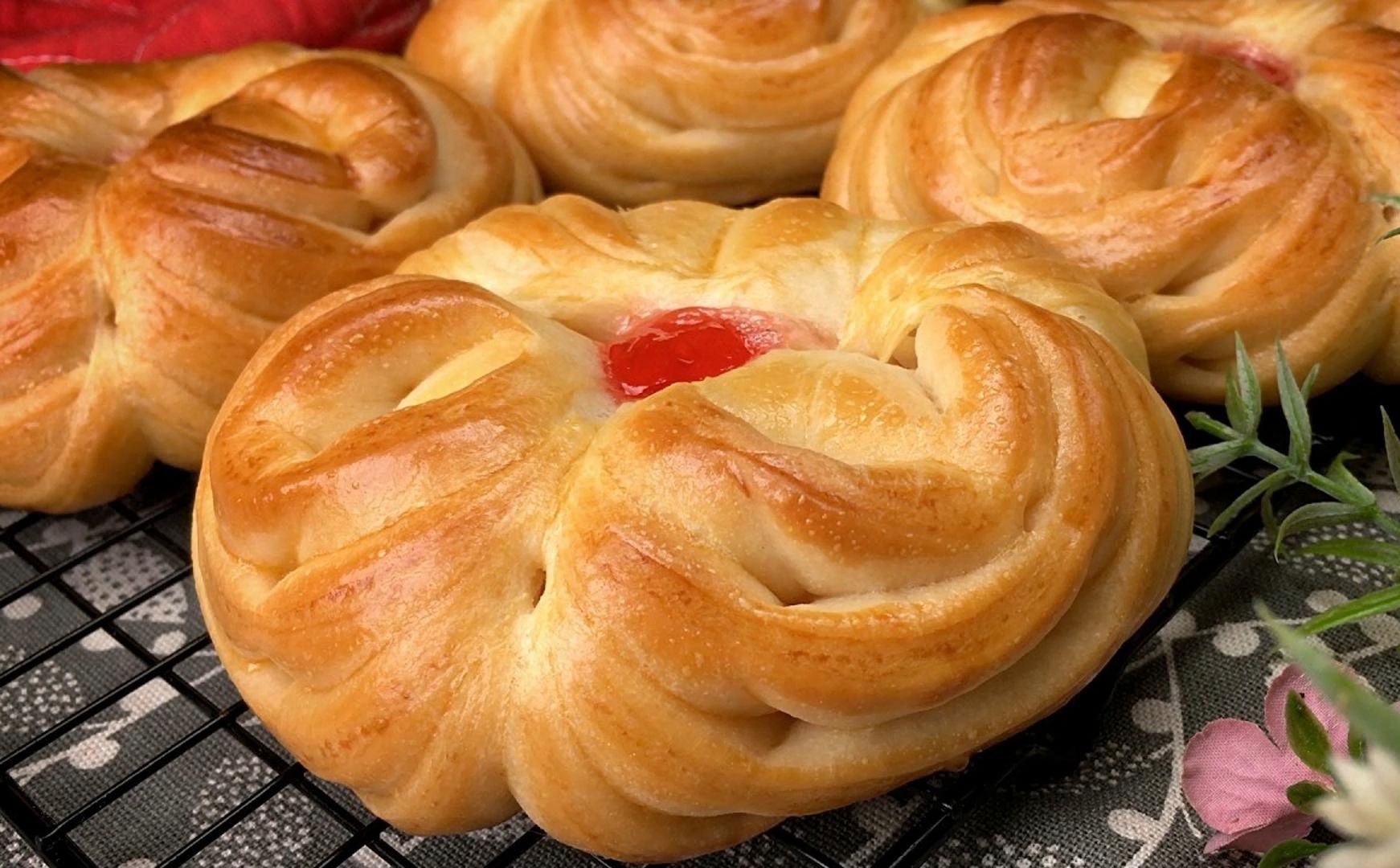 學(xué)做面包蛋糕去哪里學(xué)？技術(shù)難不難，學(xué)費貴不貴！
