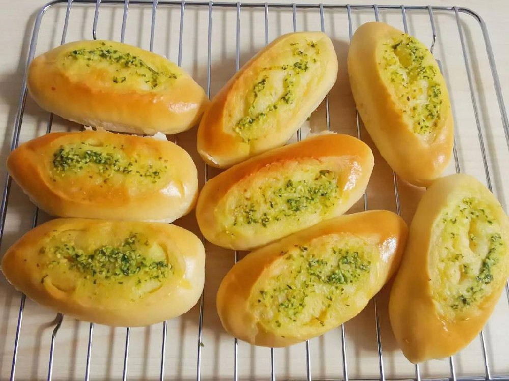 學(xué)做面包蛋糕去哪里學(xué)？技術(shù)難不難，學(xué)費貴不貴！