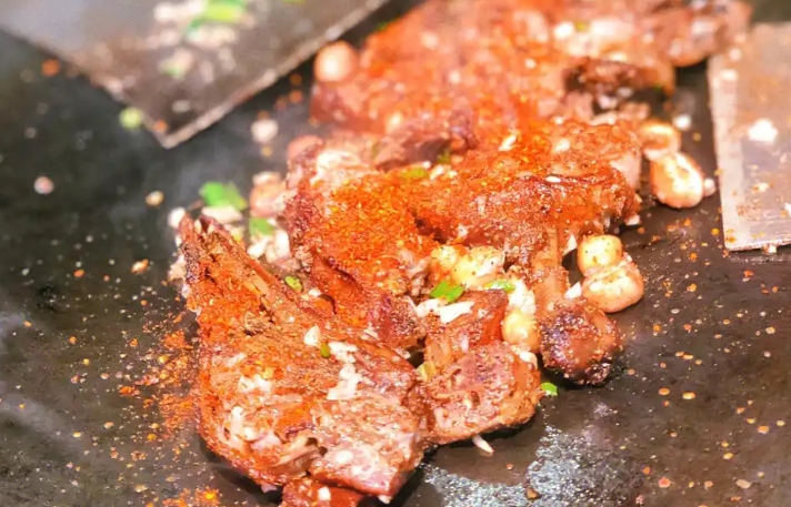 烤鴨和鐵板鴨有啥不同？差別在哪，學(xué)會(huì)不踩坑！