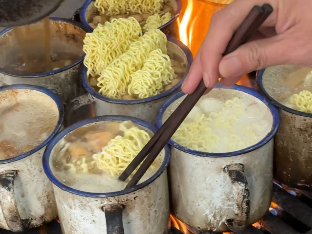 茶缸面是哪里的特色？老味道正流行，擺攤照樣火爆！