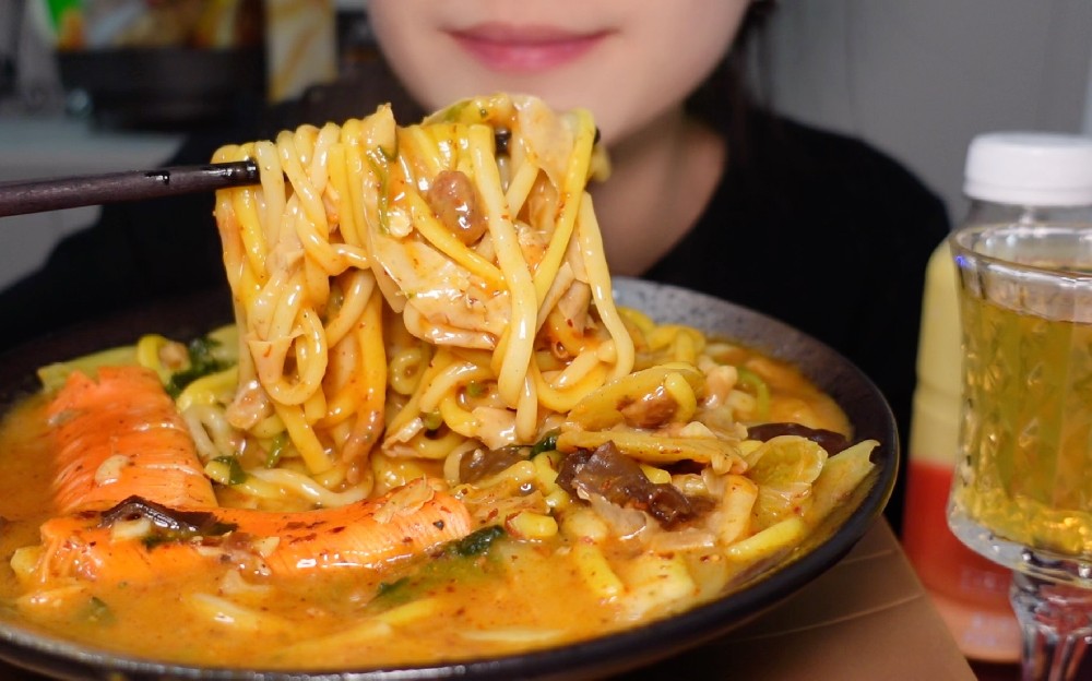 想學(xué)麻辣燙去哪里學(xué)？新手入門(mén)指南，避坑識(shí)真，助你成功開(kāi)店！