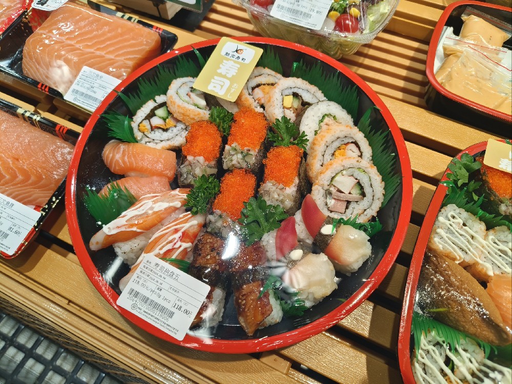 日料培訓(xùn)大概多少錢？深度剖析日料學(xué)習(xí)成本，選對(duì)課程少花冤枉錢！