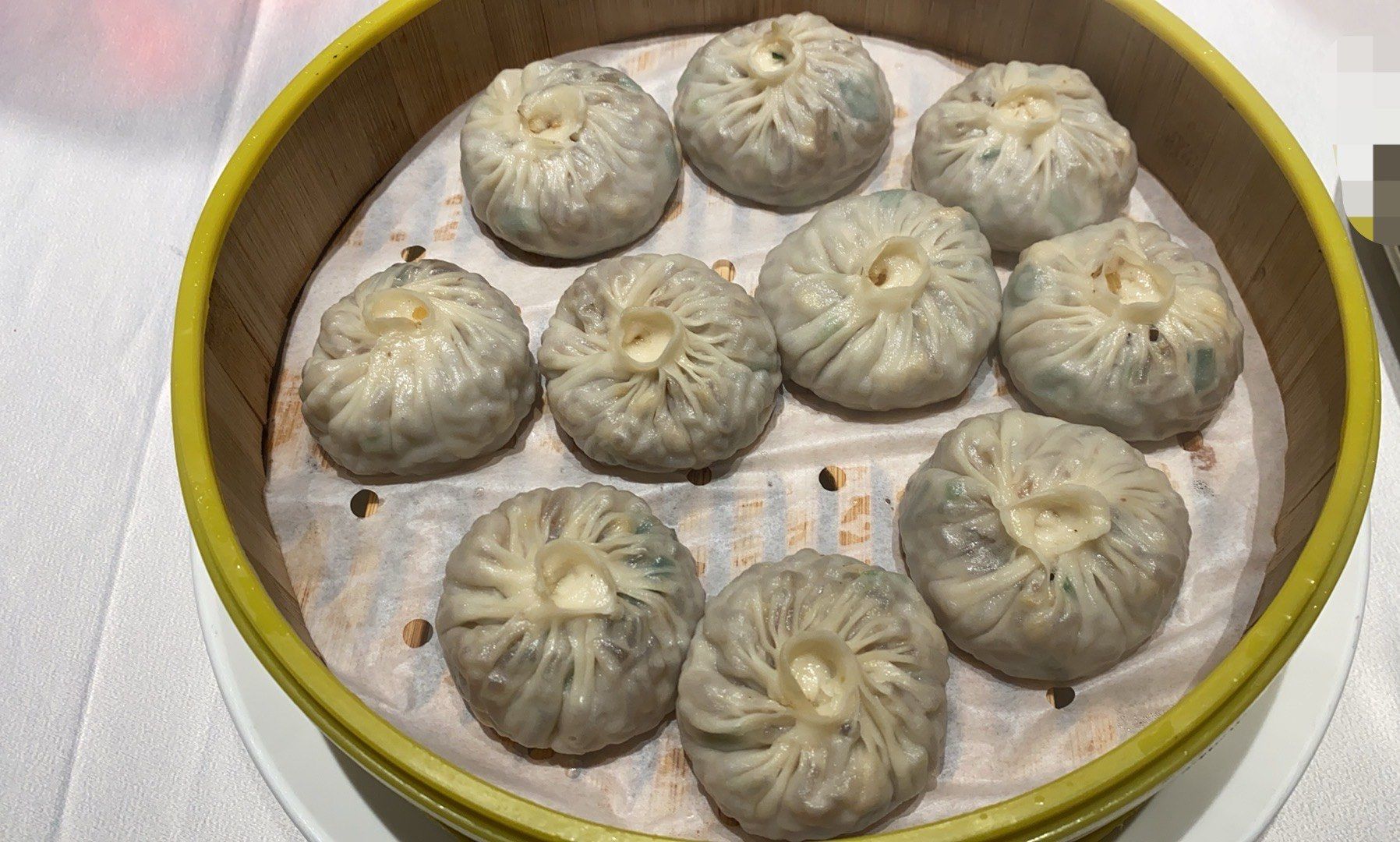 紙皮包子的制作流程有哪些？掌握技巧和細(xì)節(jié)，才能做出松軟又香的地道美味！